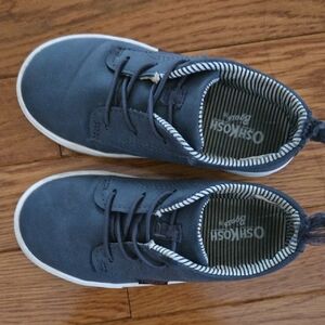 OshKosh B'gosh Navy Casual Low-Top Sneakers with Striped Lining